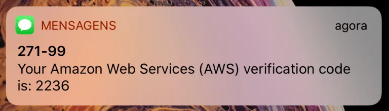 Mensagem SMS recebida com código de verificação AWS